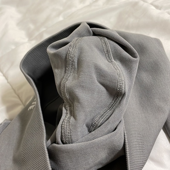 Medium grey alphalete amplify leggings - Picture 6 of 6